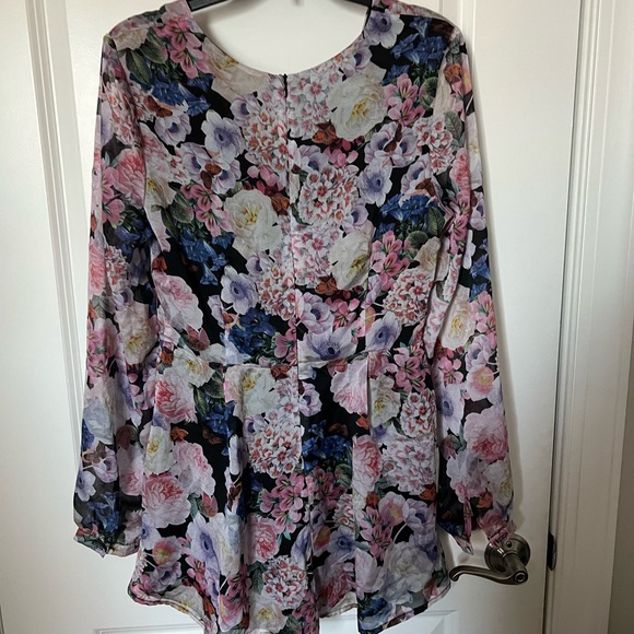 Glamorous Floral Long Sleeve Slit Romper Size M Lining Polyester Zip Back . - Picture 6 of 13